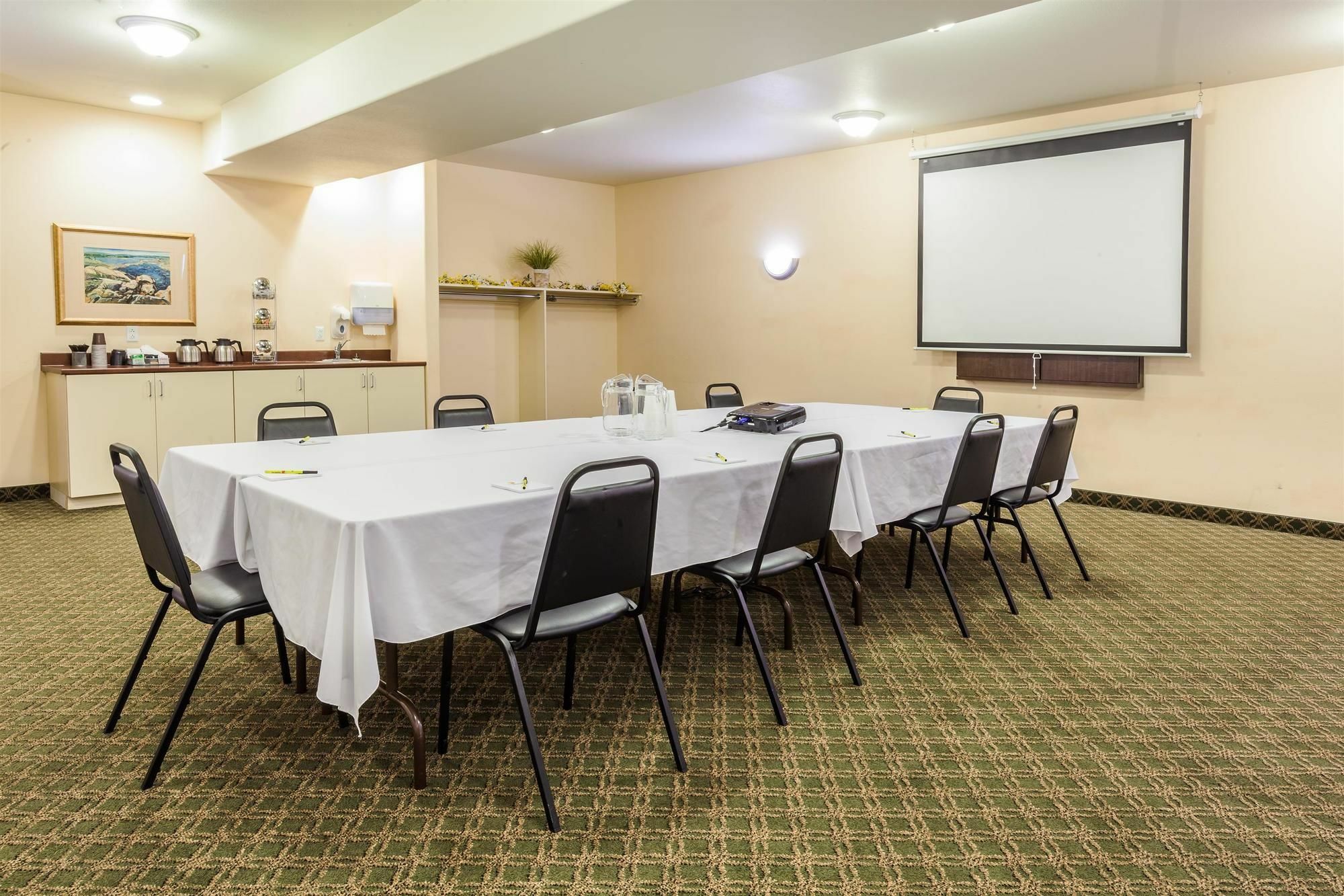Super 8 By Wyndham Ns
